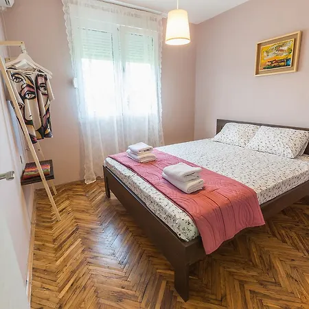 Hostel Q Beds,rooms And