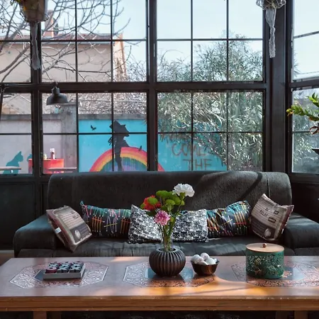 Hostel Q Beds,rooms And