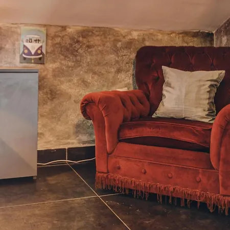 Q Beds,rooms And Friends Albergue