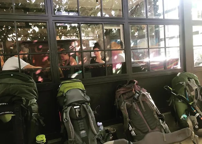 Q Beds,rooms And אכסניה *