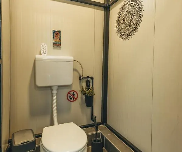 Q Beds,rooms And אכסניה פודגוריצה